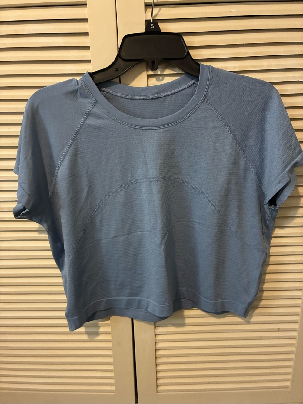 lululemon athletica Sky Blue Short Sleeve Crop Top